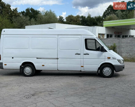Белый Мерседес Sprinter, объемом двигателя 2.2 л и пробегом 900 тыс. км за 7700 $, фото 4 на Automoto.ua
