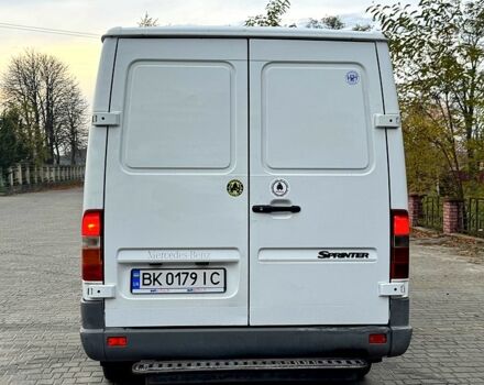 Белый Мерседес Sprinter, объемом двигателя 2.1 л и пробегом 509 тыс. км за 6500 $, фото 5 на Automoto.ua