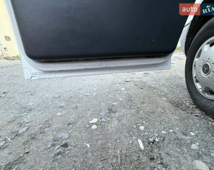 Мерседес Sprinter 2001 в Хмельницком на Automoto.ua Белый Мерседес Sprinter, объемом двигателя 2.7 л и пробегом 451 тыс. км за 7999 $, фото 16 на Automoto.ua