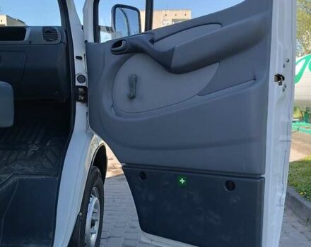 Белый Мерседес Sprinter, объемом двигателя 2.2 л и пробегом 470 тыс. км за 9800 $, фото 2 на Automoto.ua