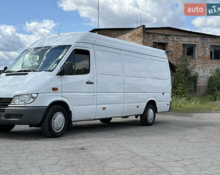 Белый Мерседес Sprinter, объемом двигателя 2.2 л и пробегом 900 тыс. км за 7700 $, фото 2 на Automoto.ua