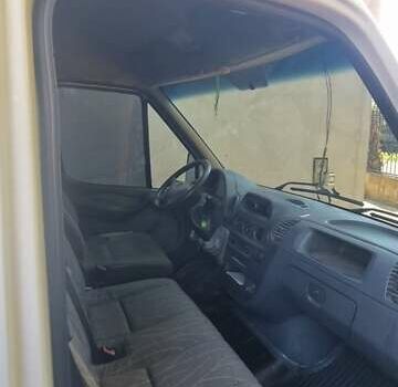 Белый Мерседес Sprinter, объемом двигателя 2.15 л и пробегом 217 тыс. км за 11500 $, фото 11 на Automoto.ua