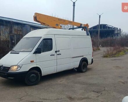 Белый Мерседес Sprinter, объемом двигателя 0 л и пробегом 999 тыс. км за 12500 $, фото 3 на Automoto.ua