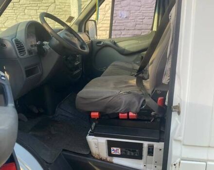 Белый Мерседес Sprinter, объемом двигателя 2.1 л и пробегом 499 тыс. км за 3900 $, фото 9 на Automoto.ua