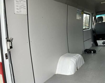 Белый Мерседес Sprinter, объемом двигателя 2.7 л и пробегом 102 тыс. км за 23900 $, фото 4 на Automoto.ua
