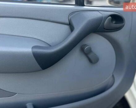 Мерседес Sprinter 2002 у Чернівцях на Automoto.ua Білий Мерседес Sprinter, об'ємом двигуна 2.15 л та пробігом 200 тис. км за 17800 $, фото 6 на Automoto.ua