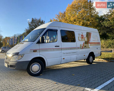 Белый Мерседес Sprinter, объемом двигателя 2.7 л и пробегом 309 тыс. км за 9200 $, фото 4 на Automoto.ua
