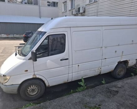 Белый Мерседес Sprinter, объемом двигателя 2.2 л и пробегом 451 тыс. км за 4000 $, фото 3 на Automoto.ua