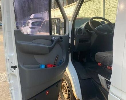 Белый Мерседес Sprinter, объемом двигателя 2.1 л и пробегом 499 тыс. км за 3900 $, фото 12 на Automoto.ua