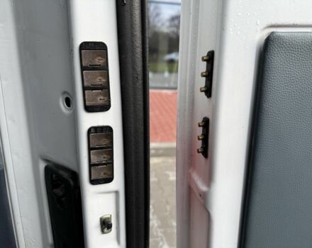 Белый Мерседес Sprinter, объемом двигателя 2.2 л и пробегом 360 тыс. км за 9399 $, фото 18 на Automoto.ua