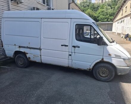 Белый Мерседес Sprinter, объемом двигателя 2.2 л и пробегом 451 тыс. км за 4000 $, фото 4 на Automoto.ua