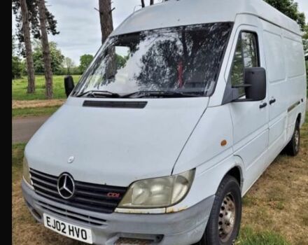 Белый Мерседес Sprinter, объемом двигателя 2.2 л и пробегом 245 тыс. км за 3000 $, фото 1 на Automoto.ua