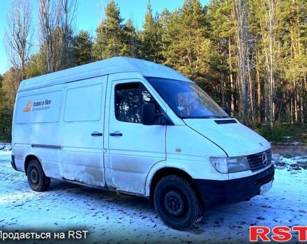 Белый Мерседес Sprinter, объемом двигателя 23 л и пробегом 375 тыс. км за 2950 $, фото 1 на Automoto.ua