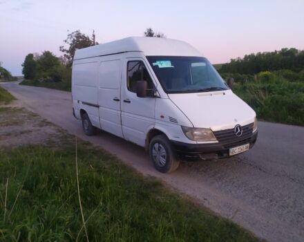 Белый Мерседес Sprinter, объемом двигателя 2.2 л и пробегом 800 тыс. км за 3300 $, фото 2 на Automoto.ua