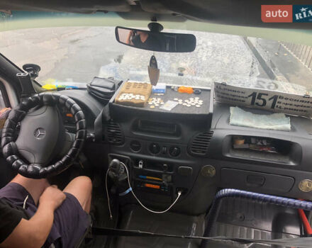Белый Мерседес Sprinter, объемом двигателя 2.15 л и пробегом 200 тыс. км за 10000 $, фото 4 на Automoto.ua