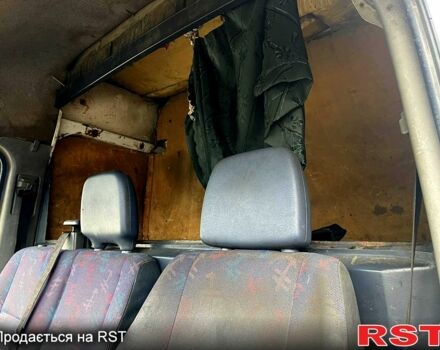 Белый Мерседес Sprinter, объемом двигателя 22 л и пробегом 472 тыс. км за 4000 $, фото 3 на Automoto.ua
