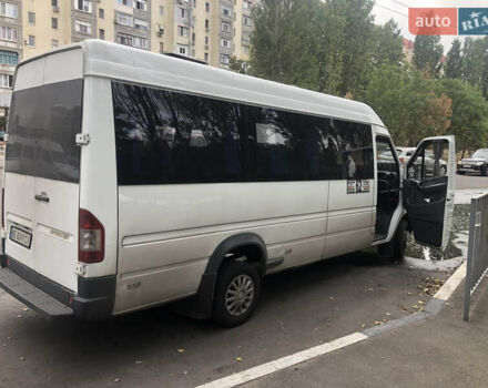 Белый Мерседес Sprinter, объемом двигателя 2.15 л и пробегом 200 тыс. км за 10000 $, фото 3 на Automoto.ua
