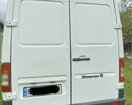 Белый Мерседес Sprinter, объемом двигателя 2.2 л и пробегом 627 тыс. км за 6800 $, фото 3 на Automoto.ua