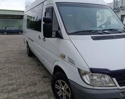 Белый Мерседес Sprinter, объемом двигателя 2.69 л и пробегом 420 тыс. км за 10550 $, фото 2 на Automoto.ua