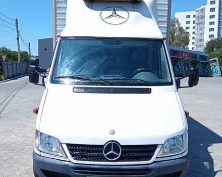 Белый Мерседес Sprinter, объемом двигателя 2.2 л и пробегом 920 тыс. км за 9500 $, фото 2 на Automoto.ua