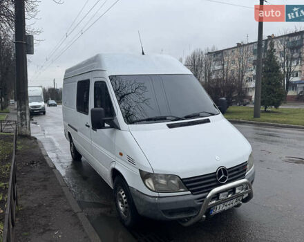 Белый Мерседес Sprinter, объемом двигателя 2.2 л и пробегом 650 тыс. км за 9700 $, фото 1 на Automoto.ua