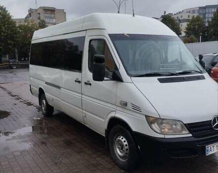 Белый Мерседес Sprinter, объемом двигателя 2.7 л и пробегом 600 тыс. км за 7600 $, фото 2 на Automoto.ua