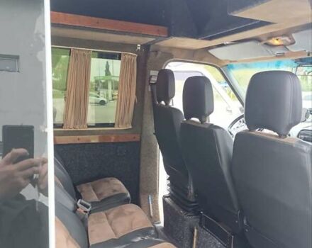 Белый Мерседес Sprinter, объемом двигателя 2.69 л и пробегом 420 тыс. км за 10550 $, фото 1 на Automoto.ua