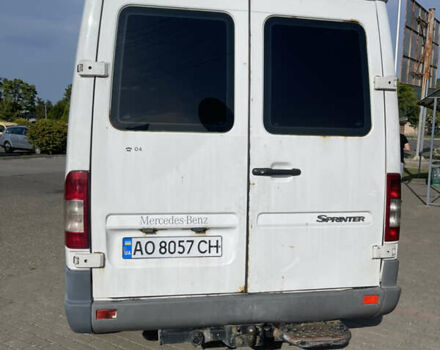 Белый Мерседес Sprinter, объемом двигателя 2.2 л и пробегом 400 тыс. км за 7500 $, фото 2 на Automoto.ua
