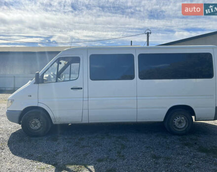 Мерседес Sprinter 2003 в Глубокой на Automoto.ua Белый Мерседес Sprinter, объемом двигателя 2.1 л и пробегом 343 тыс. км за 5950 $, фото 4 на Automoto.ua