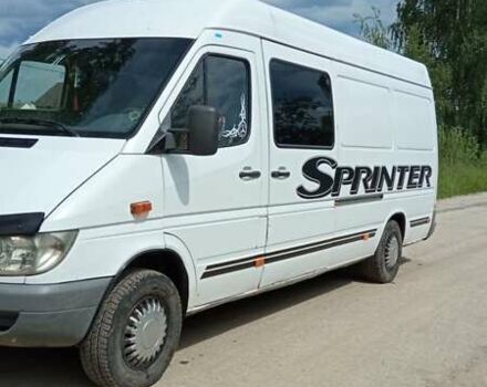 Белый Мерседес Sprinter, объемом двигателя 2.2 л и пробегом 177 тыс. км за 8800 $, фото 2 на Automoto.ua
