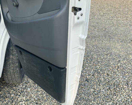 Белый Мерседес Sprinter, объемом двигателя 2.15 л и пробегом 700 тыс. км за 8000 $, фото 11 на Automoto.ua