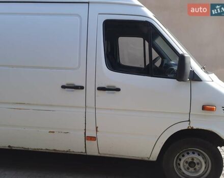 Белый Мерседес Sprinter, объемом двигателя 2.15 л и пробегом 740 тыс. км за 7000 $, фото 2 на Automoto.ua