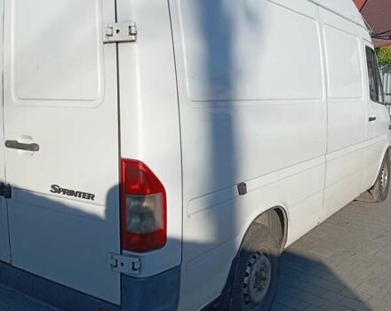 Белый Мерседес Sprinter, объемом двигателя 2.15 л и пробегом 367 тыс. км за 7600 $, фото 4 на Automoto.ua