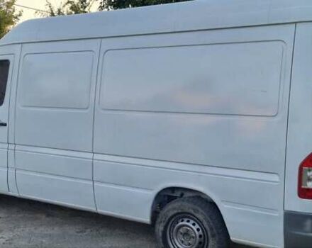 Белый Мерседес Sprinter, объемом двигателя 2.2 л и пробегом 300 тыс. км за 7200 $, фото 2 на Automoto.ua