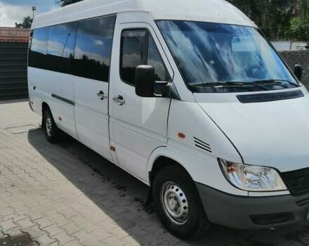 Белый Мерседес Sprinter, объемом двигателя 2.15 л и пробегом 124 тыс. км за 12800 $, фото 1 на Automoto.ua