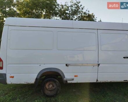 Белый Мерседес Sprinter, объемом двигателя 2.7 л и пробегом 378 тыс. км за 12500 $, фото 3 на Automoto.ua