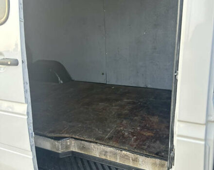 Белый Мерседес Sprinter, объемом двигателя 2.15 л и пробегом 700 тыс. км за 8000 $, фото 9 на Automoto.ua