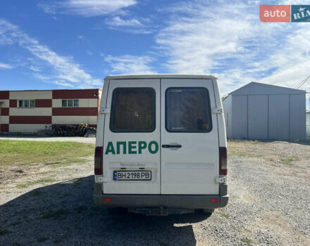 Мерседес Sprinter 2003 в Глубокой на Automoto.ua Белый Мерседес Sprinter, объемом двигателя 2.1 л и пробегом 343 тыс. км за 5950 $, фото 5 на Automoto.ua