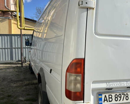 Белый Мерседес Sprinter, объемом двигателя 2.69 л и пробегом 400 тыс. км за 13500 $, фото 2 на Automoto.ua