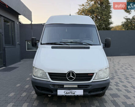 Белый Мерседес Sprinter, объемом двигателя 2.2 л и пробегом 412 тыс. км за 9500 $, фото 2 на Automoto.ua