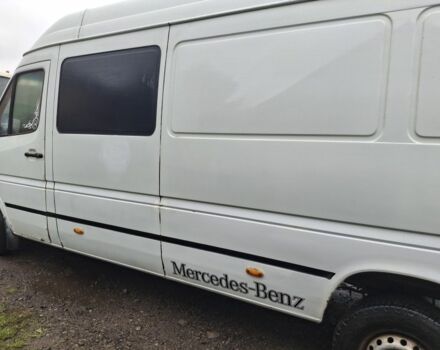 Білий Мерседес Sprinter, об'ємом двигуна 2.1 л та пробігом 400 тис. км за 3800 $, фото 3 на Automoto.ua