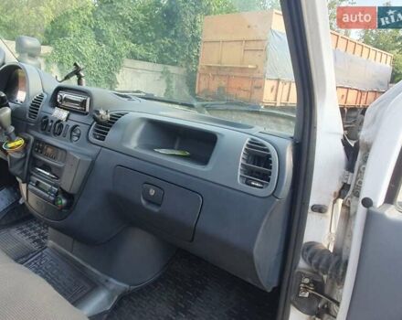 Белый Мерседес Sprinter, объемом двигателя 2.15 л и пробегом 275 тыс. км за 9999 $, фото 12 на Automoto.ua