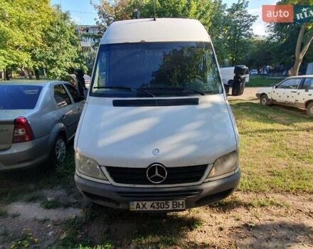 Белый Мерседес Sprinter, объемом двигателя 2.15 л и пробегом 275 тыс. км за 9999 $, фото 4 на Automoto.ua
