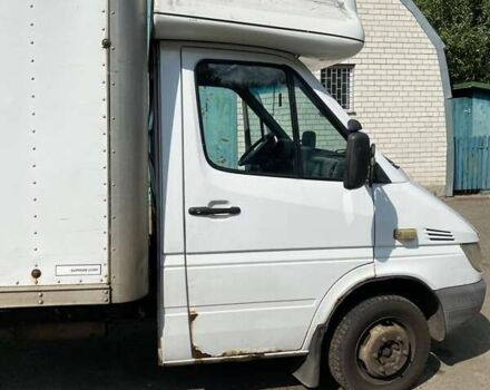 Белый Мерседес Sprinter, объемом двигателя 2.7 л и пробегом 400 тыс. км за 8500 $, фото 3 на Automoto.ua