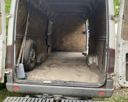 Белый Мерседес Sprinter, объемом двигателя 2.2 л и пробегом 400 тыс. км за 7000 $, фото 4 на Automoto.ua