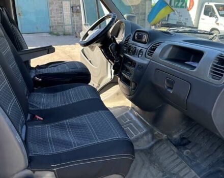 Белый Мерседес Sprinter, объемом двигателя 2.69 л и пробегом 755 тыс. км за 9000 $, фото 2 на Automoto.ua