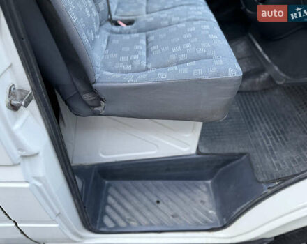 Белый Мерседес Sprinter, объемом двигателя 2.2 л и пробегом 412 тыс. км за 9500 $, фото 21 на Automoto.ua