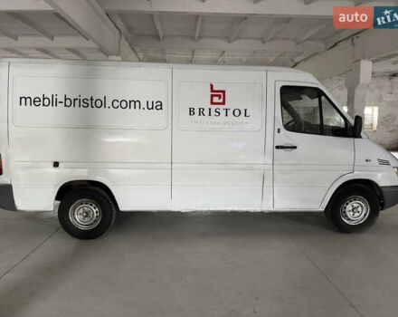 Белый Мерседес Sprinter, объемом двигателя 2.15 л и пробегом 442 тыс. км за 6600 $, фото 2 на Automoto.ua