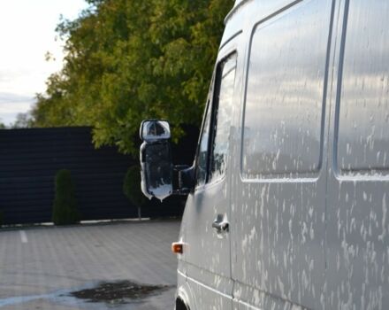 Белый Мерседес Sprinter, объемом двигателя 2.3 л и пробегом 600 тыс. км за 7000 $, фото 4 на Automoto.ua