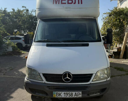 Белый Мерседес Sprinter, объемом двигателя 2.2 л и пробегом 600 тыс. км за 10500 $, фото 2 на Automoto.ua